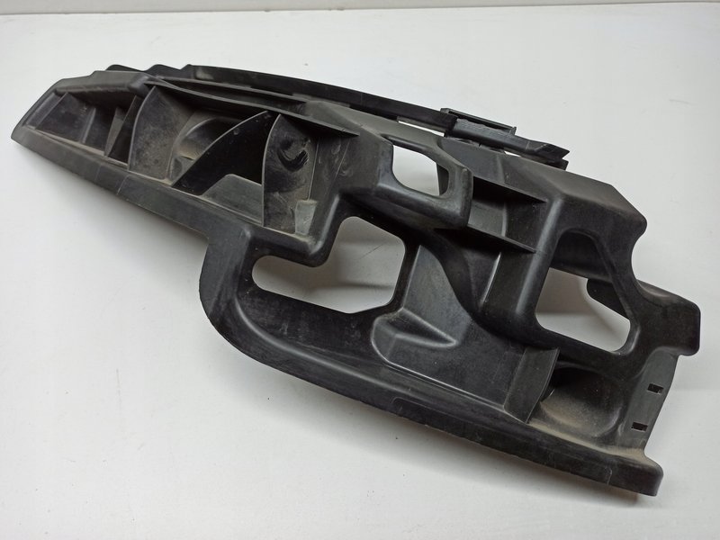 PORSCHE TAYCAN 9J1 ŚLIZG ZDERZAKA TYŁ 9J1807125