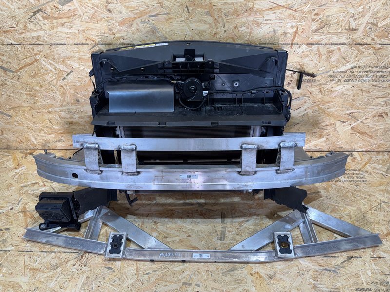 VW T7 MULTIVAN PAS PRZEDNI KOMPLETNY WZMOCNIENIE