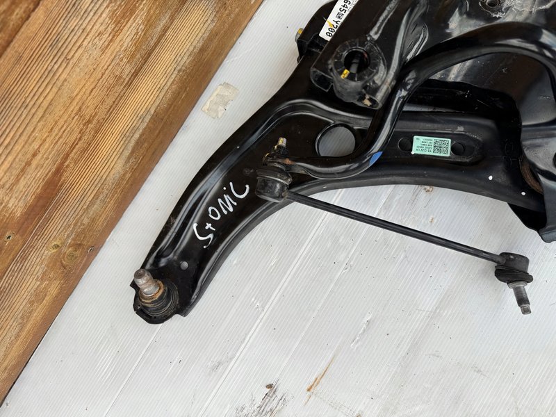 KIA Stonic wahacz lewy przedni 54500H8500