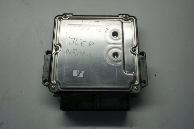 JEEP WRANGLER KOMPUTER SILNIKA 0281033772