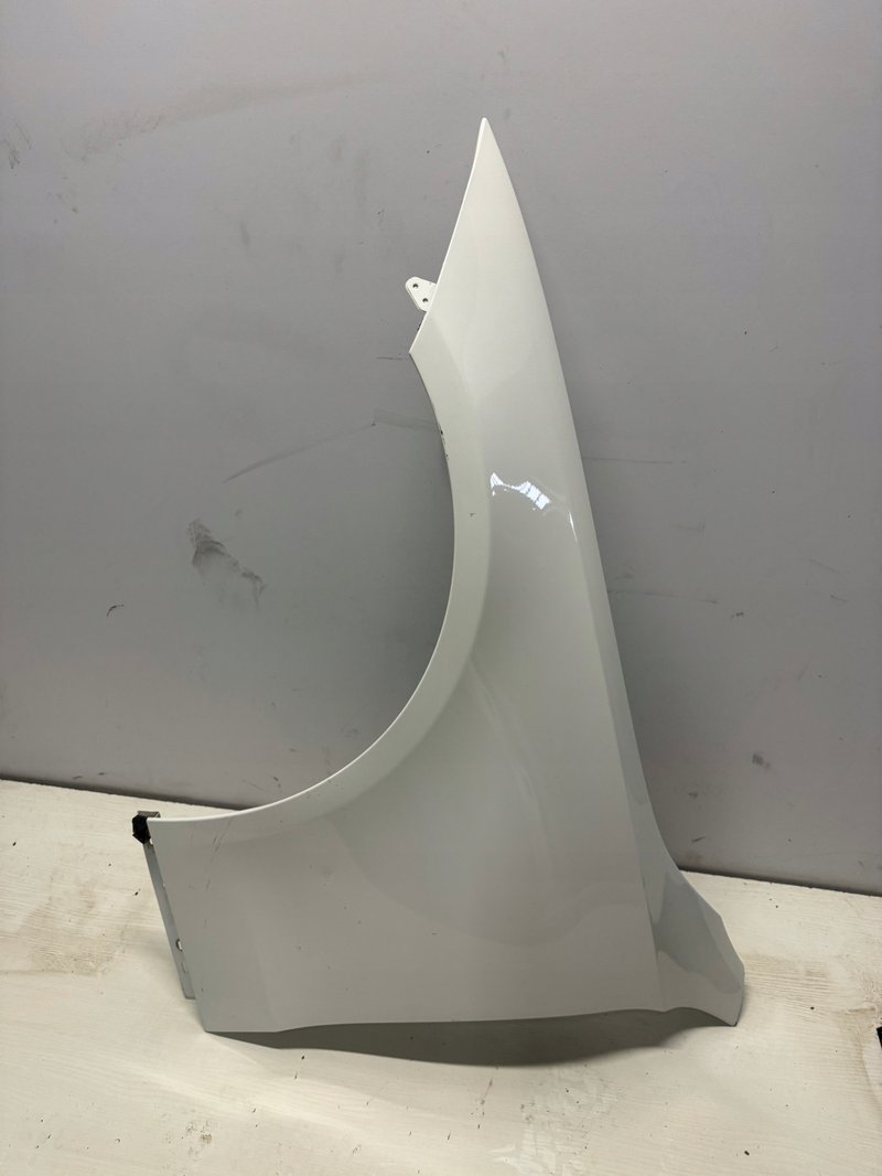 Mercedes klasa C w206 błotnik przedni lewy przód