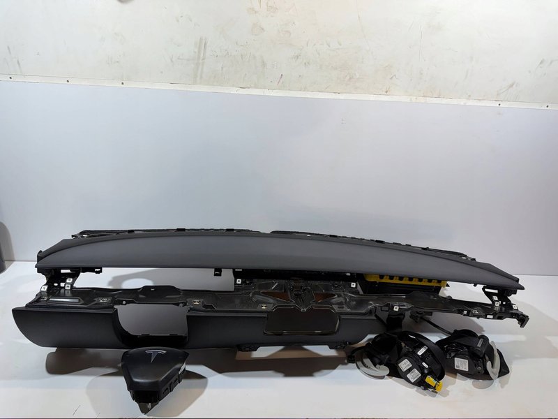 TESLA MODEL 3 DESKA KONSOLA PODUSZKA PODUSZKI AIRBAG PASY
