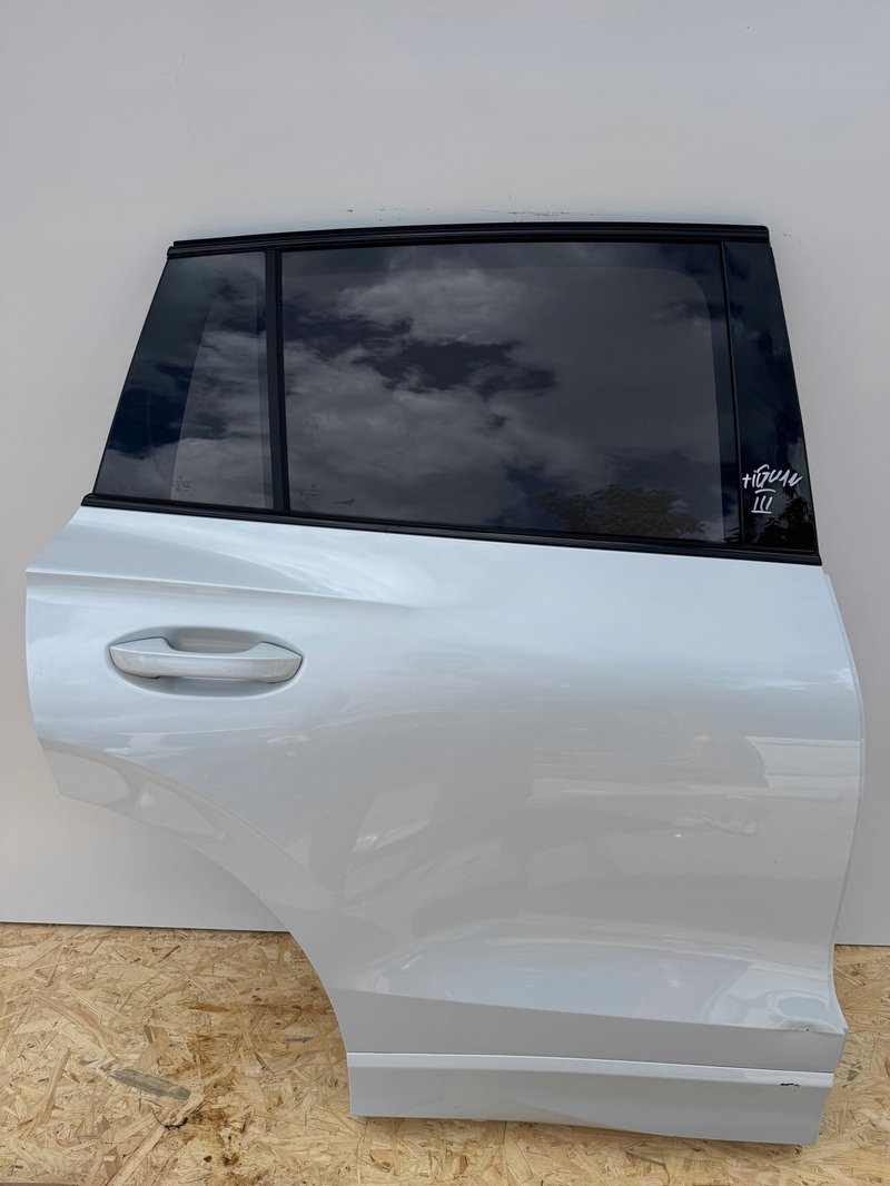 VW TIGUAN III DRZWI TYLNE PRAWE PRAWY TYŁ