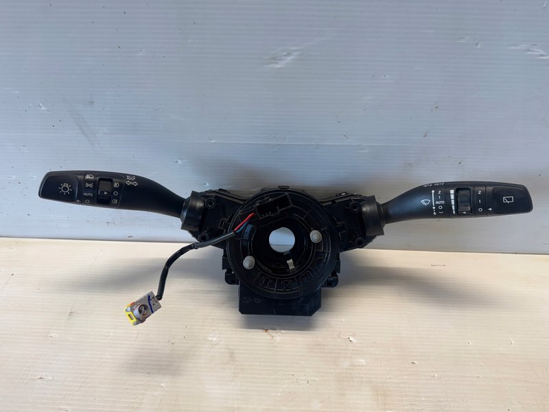 KIA STONIC I PRZEŁĄCZNIKI TAŚMA ZWIJAK