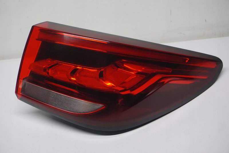 MG ZS LAMPA PRAWA PRAWY TYŁ TYLNA 10571682