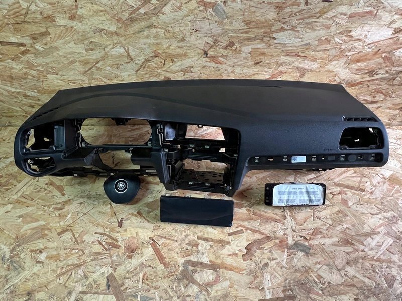 VW GOLF VII 7 KONSOLA DESKA ROZDZIELCZA PODUSZKI