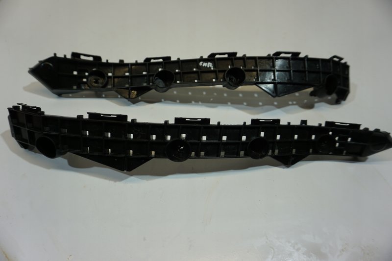 TOYOTA CH-R II ŚLIZGI ZDERZAKA TYŁ LEWY PRAWY 52576-F4030 52575-F4030