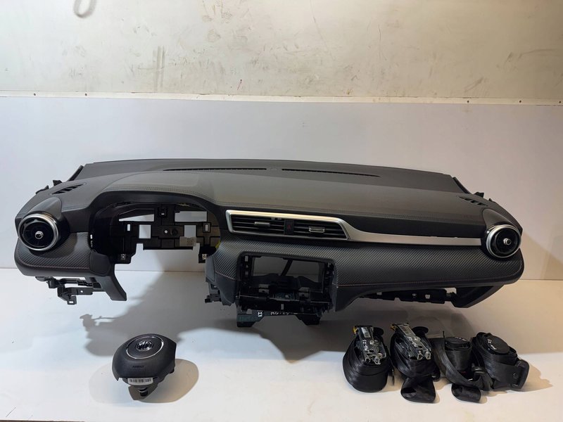 MG ZS KONSOLA DESKA PODUSZKI AIRBAG PASY