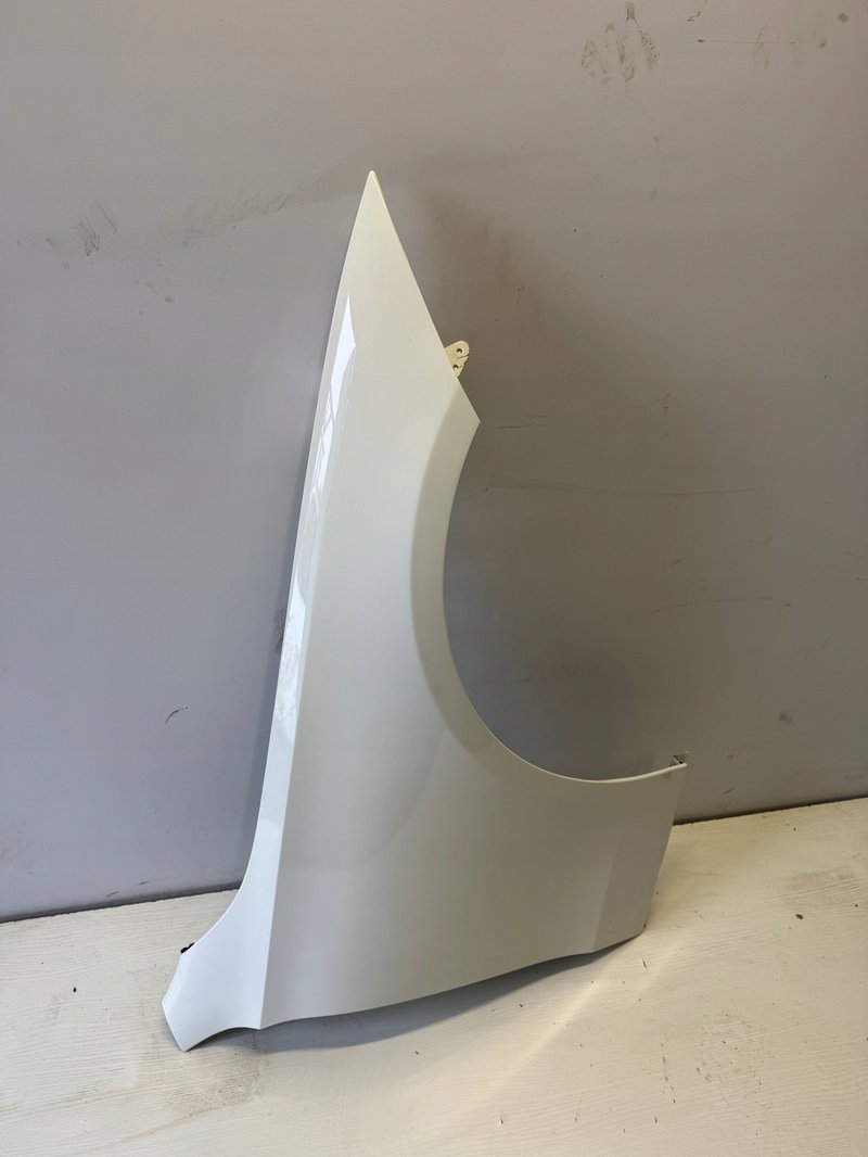 MERCEDES KLASA C W206 BŁOTNIK PRZEDNI PRAWY PRZÓD