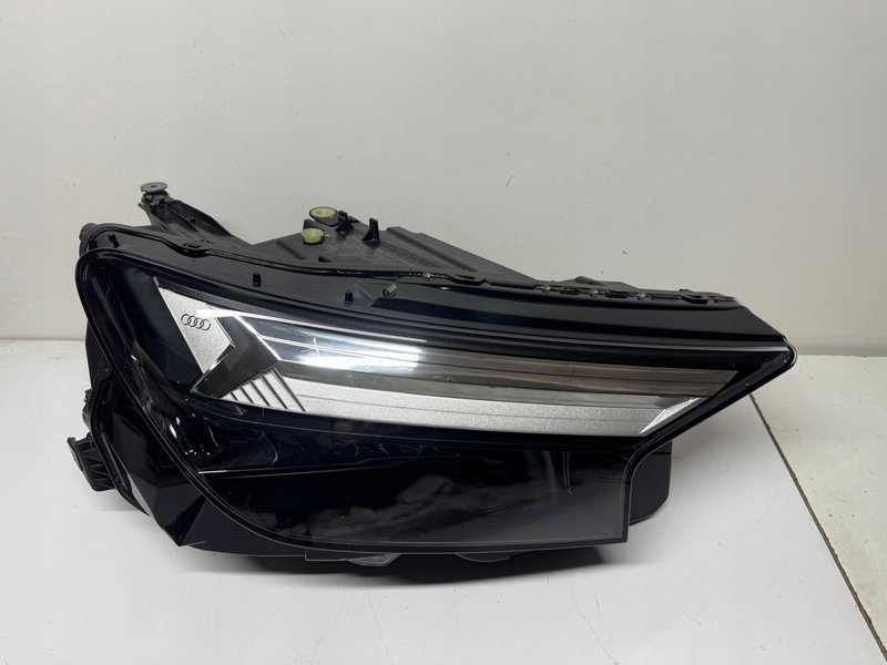 AUDI Q4 E TRON 89A941034 LAMPA PRAWA PRAWY PRZÓD FULL LED