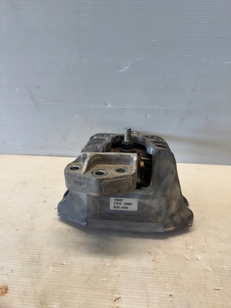 HYUNDAI IONIQ ŁAPA SILNIKA 21810-G2000