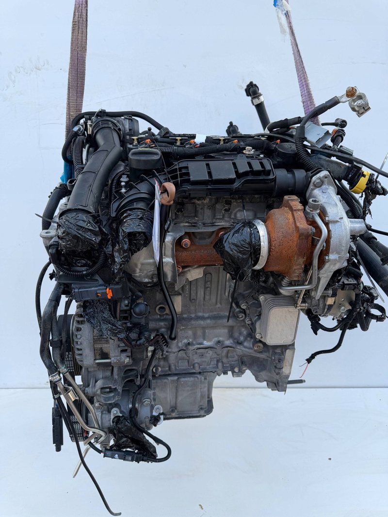 SILNIK KOMPLETNY YH01 OPEL VIVARO CITROEN JUMPY TOYOTA PROACE