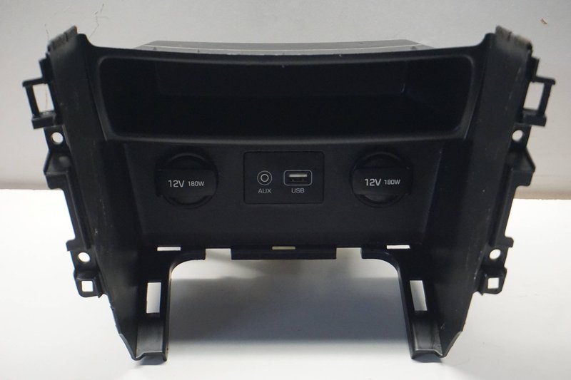 HYUNDAI KONA I GNIAZDO USB 84681-J9050