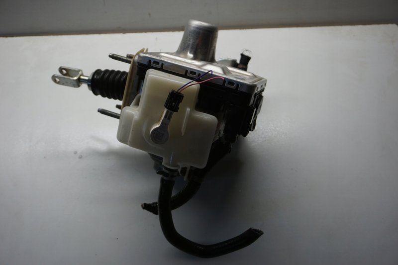 MAZDA CX-30 CX30 POMPA ABS HAMULCOWA SERWO DFR7439A0