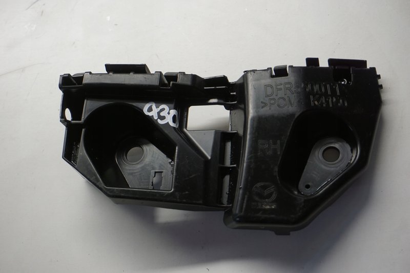 MAZDA CX-30 CX30 ŚLIZG ZDERZAKA DFR5500T1