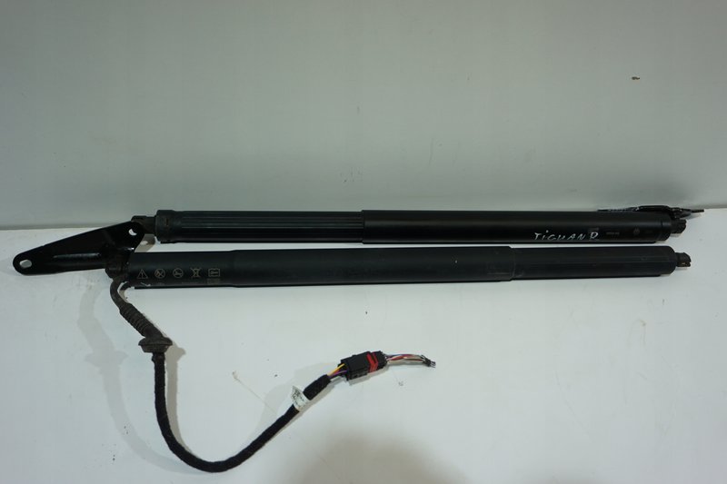 VW TIGUAN III SIŁOWNIK KLAPY BAGAŻNIKA 571827851 571827522 PRAWY LEWY