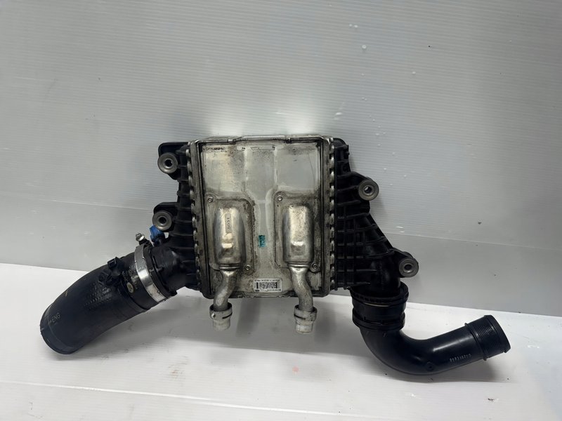 CHŁODNICA INTERCOOLER EVOQUE 2.0D DISCOVERY SPORT GJ32-9L440-AB