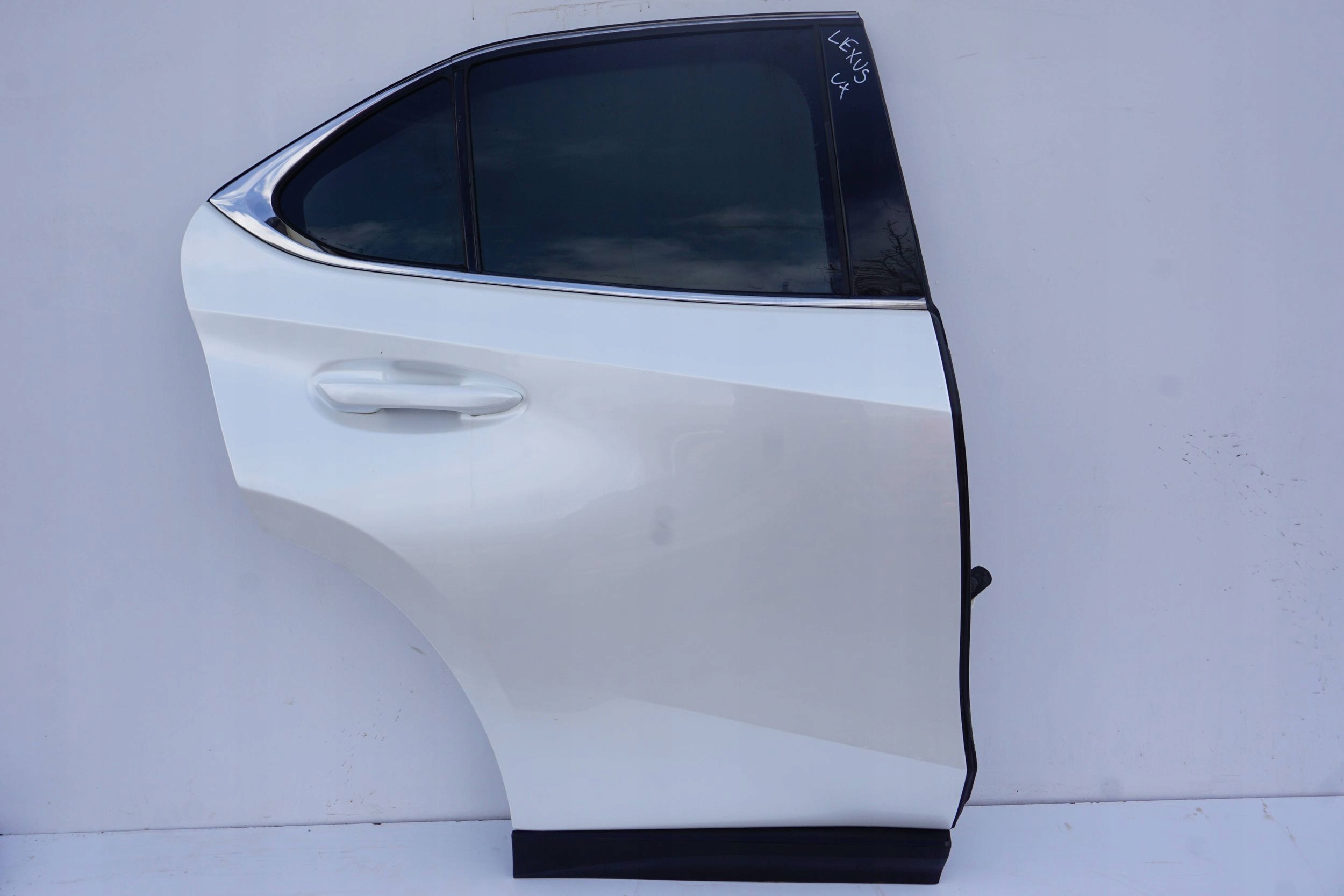 Drzwi tylne Tył strona prawa Lexus UX