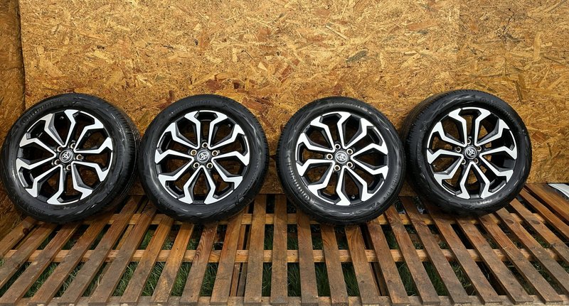 TOYOTA YARIS CROSS FELGI ALUMINIOWE KOŁA OPONY 7Jx18 5x114.3 ET35 215/55