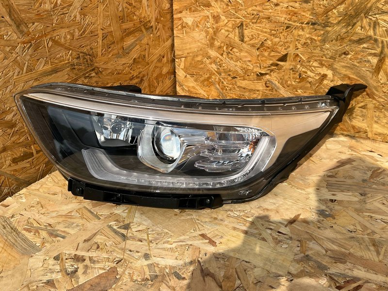 KIA STONIC LAMPA PRZEDNIA LEWA LEWY PRZÓD