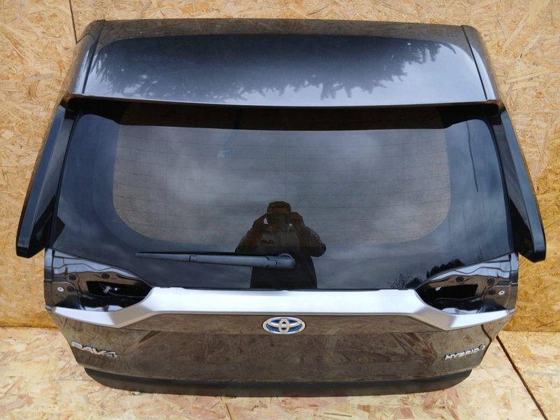 TOYOTA RAV IV 4 TYLNA KLAPA BAGAŻNIKA