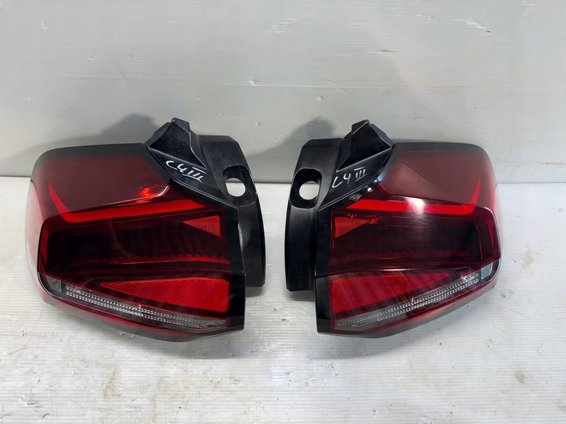 Citroen C4 III LAMPA TYLNA lewa prawa lewy prawy TYŁ