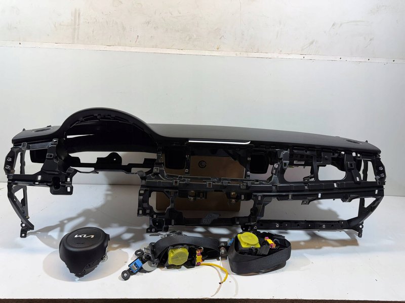 KIA STONIC LIFT KONSOLA DESKA PASY PODUSZKI AIRBAG