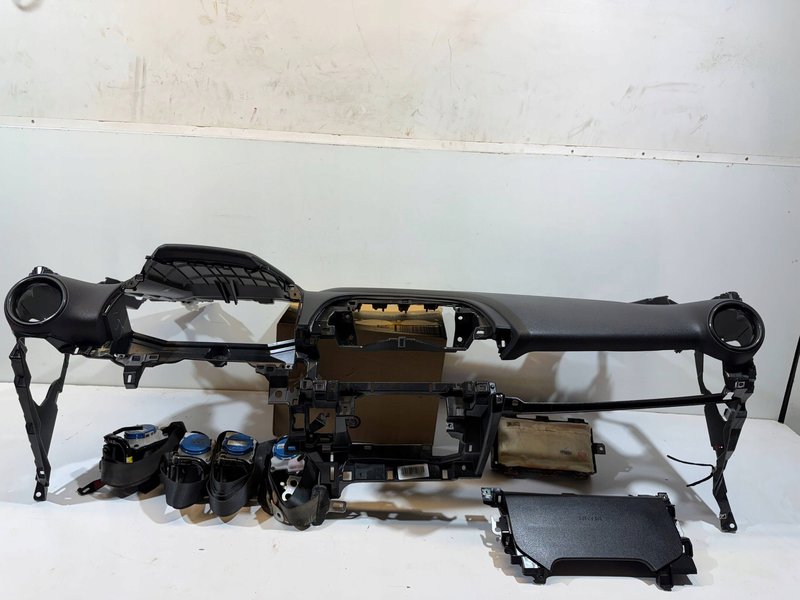 TOYOTA C-HR CHR II DESKA KONSOLA PODUSZKI PASY