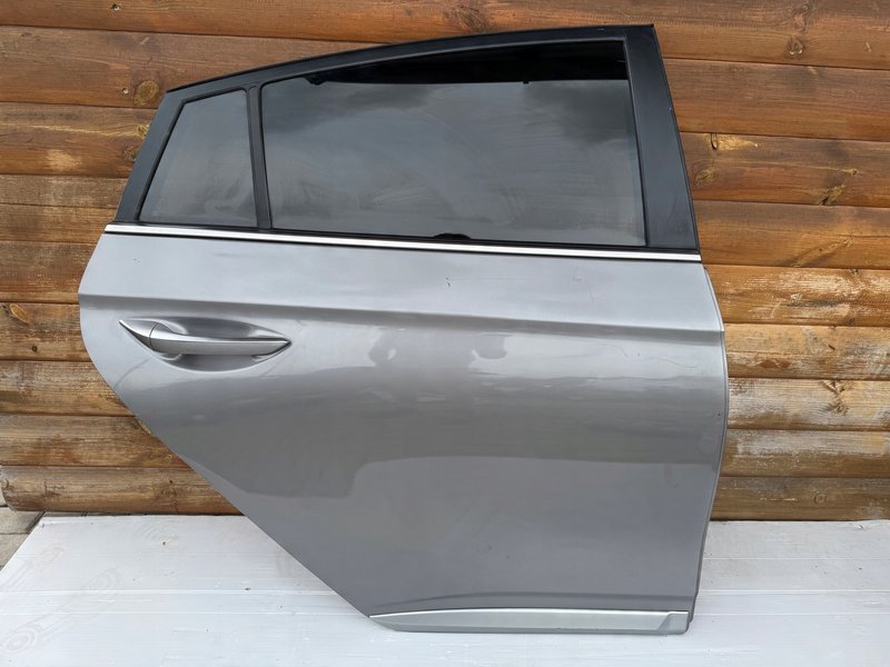 HYUNDAI IONIQ DRZWI TYLNE PRAWE PRAWY TYŁ