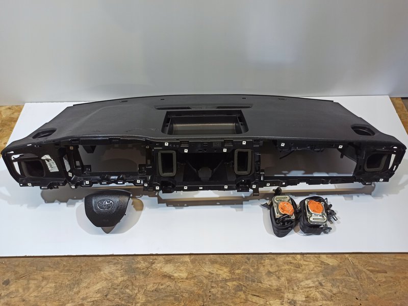 DESKA KOKPIT KONSOLA TOYOTA PROACE