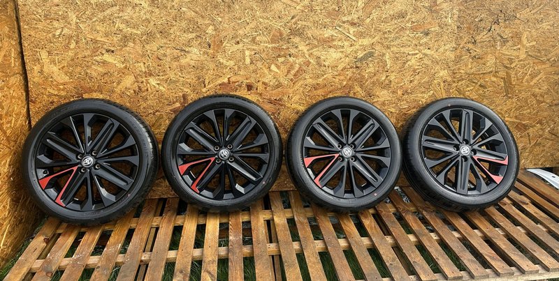 TOYOTA AYGO X FELGI ALUMINIOWE OPONY KOŁA 18x5J ET 40 175/60 R18
