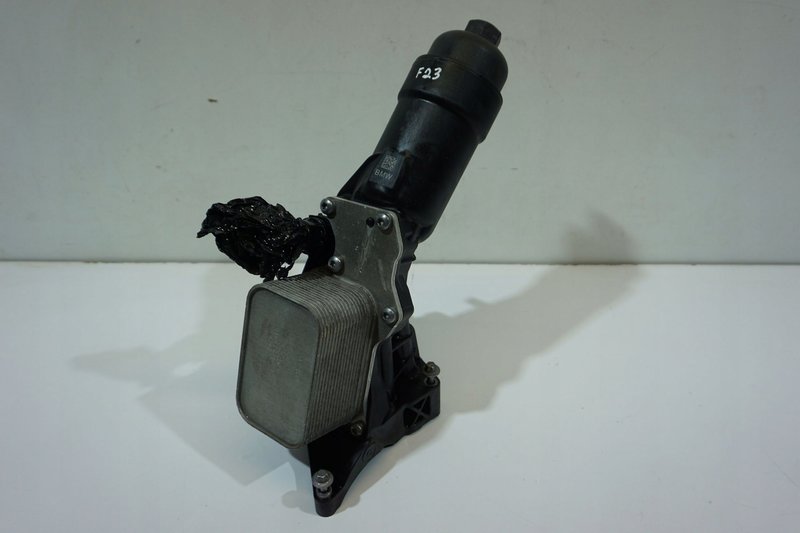 BMW 2 F22 OBUDOWA FILTRA OLEJU 8513965