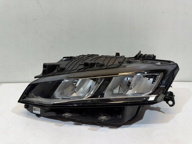 PEUGEOT 308 T10 LAMPA PRZEDNIA LEWA LEWY PRZÓD LED