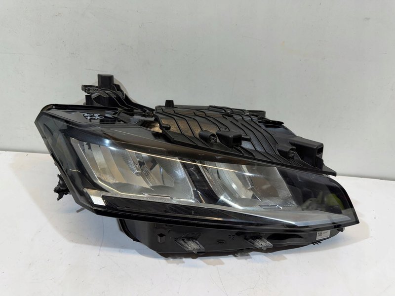 PEUGEOT 308 T10 9851673580 LAMPA PRZEDNIA PRAWA PRAWY PRZÓD LED