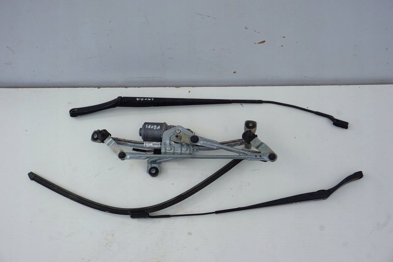 SKODA ENYAQ IV MECHANIZM WYCIERACZEK 11B955023A