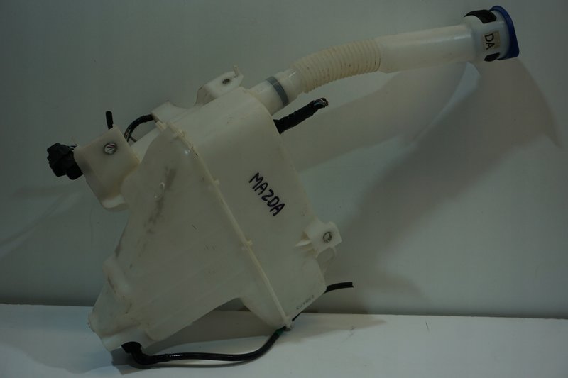 MAZDA 3 BP ZBIORNICZEK SPRYSKIWACZY BCKA-67480