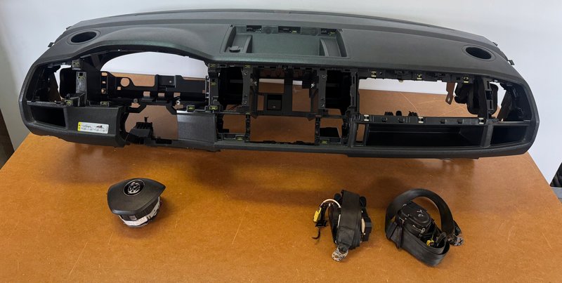 VW T6 KONSOLA DESKA PASY AIRBAG