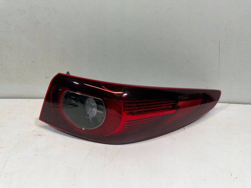 MAZDA 3 BP IV LAMPA TYLNA PRAWA PRAWY TYŁ