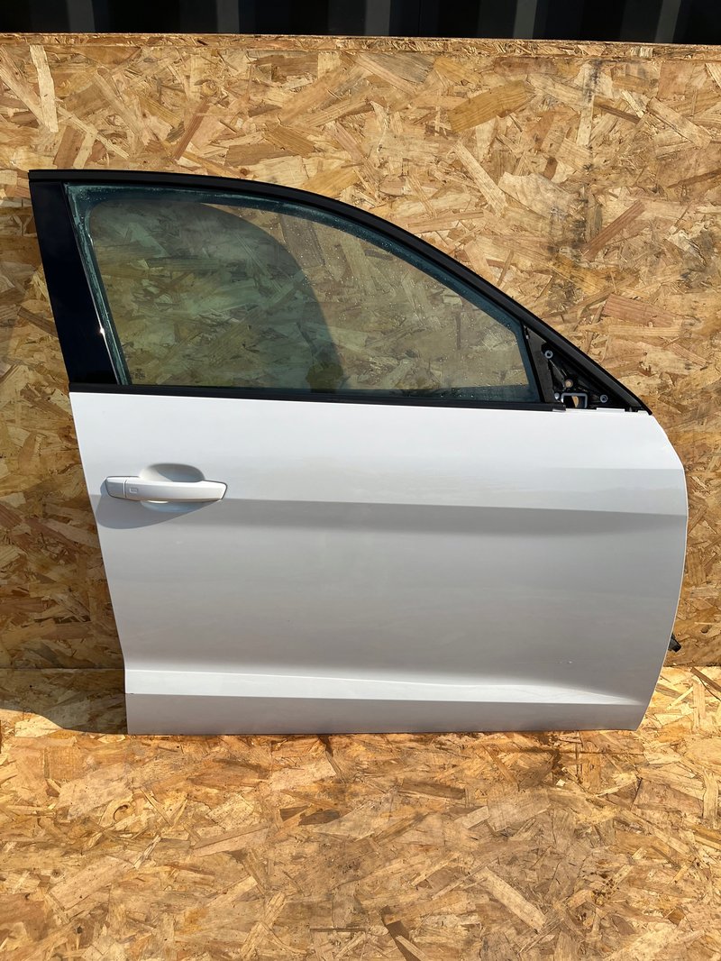 Audi A1 82A drzwi przednie prawe prawy przód