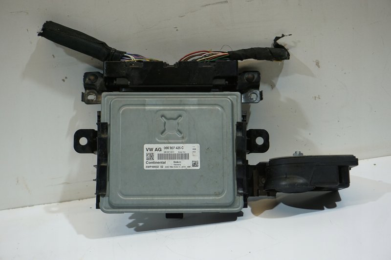 AUDI Q3 8U KOMPUTER STEROWNIK SILNIKA 06K907425C