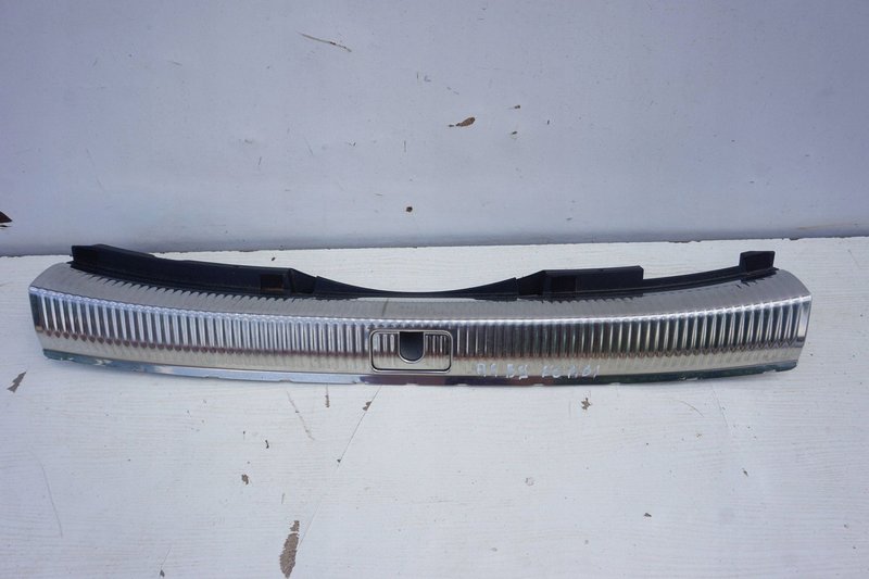 AUDI A4 B9 ALLROAD OSŁONA PASA BAGAŻNIKA 8W9864513