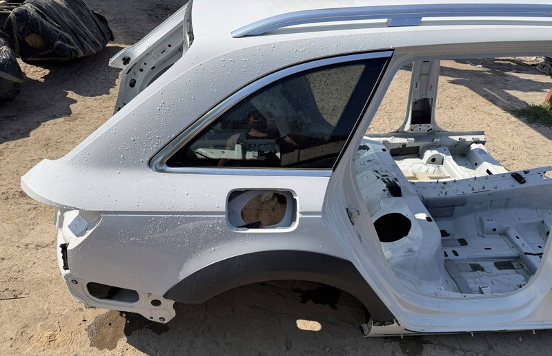 AUDI A4 B9 ALL ROAD AVANT TYLNA ĆWIARTKA BŁOTNIK TYLNY PRAWY TYŁ