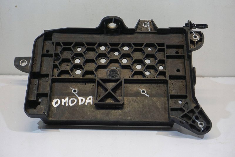 CHERY OMODA 5 PODSTAWA AKUMULATORA 807000645AA