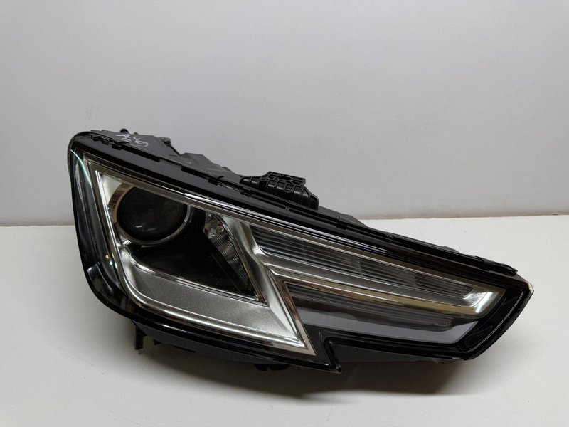 AUDI A4 B9 8W LAMPA PRAWA PRAWY XENON LED 8W0941006