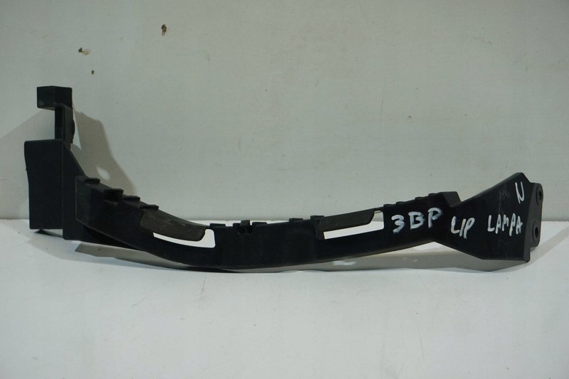 MAZDA 3 BP IV ŚLIZG POD LAMPE LEWY PRZÓD BCKA-50161