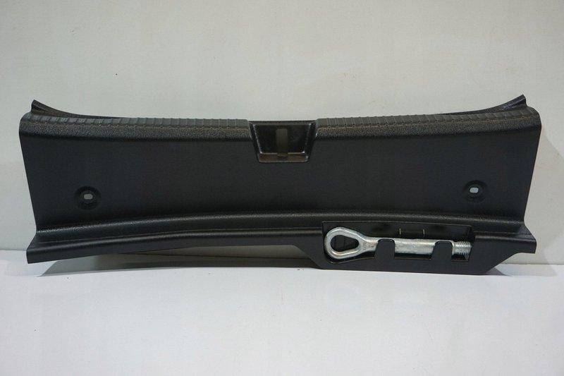 MERCEDES C W206 OSŁONA PASA BAGAŻNIKA A2066901001