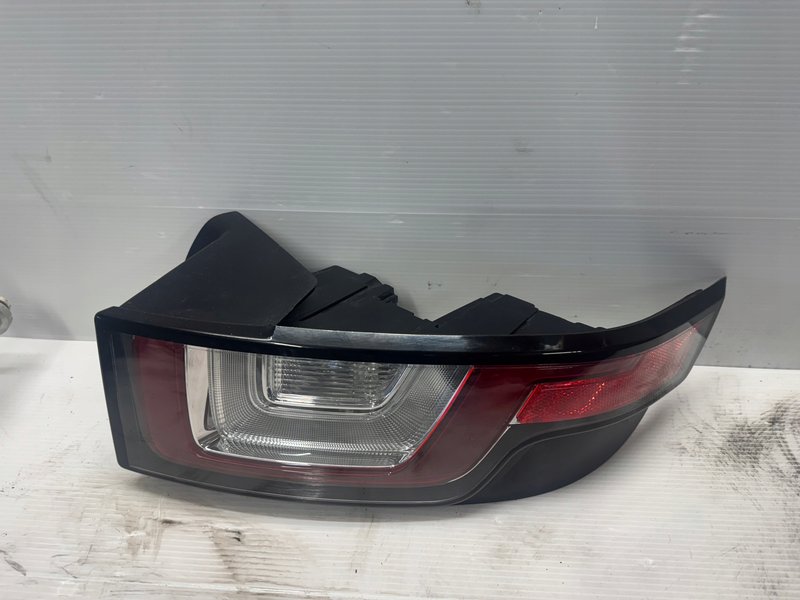 LAMPA TYLNA PRAWA LAND ROVER RANGE ROVER EVOQUE I LIFT