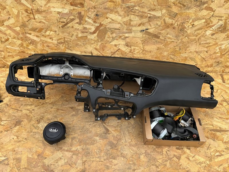 KIA PROCEED KONSOLA DESKA ROZDZIELCZA AIRBAG PASY PODUSZKI