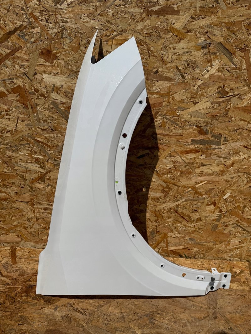 AUDI Q2 81A błotnik przedni prawy