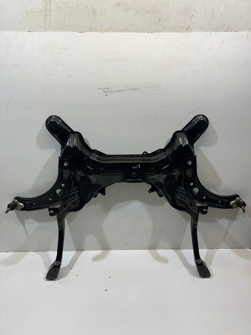 LEXUS LBX SANKI KOŁYSKA WÓZEK 1.5 HYBRYDA